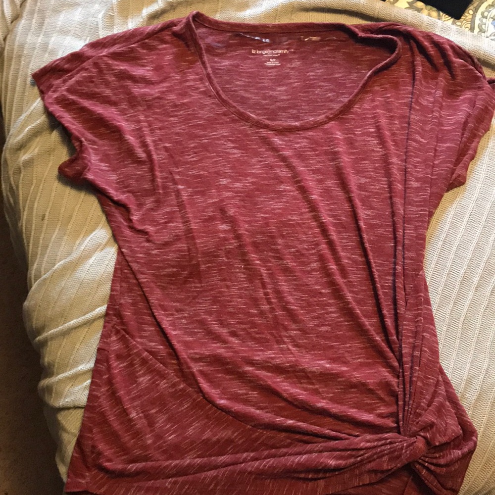 Knotted maternity shirt